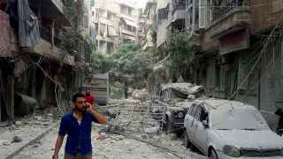 Cohetes impactan en el sector residencial en Alepo.