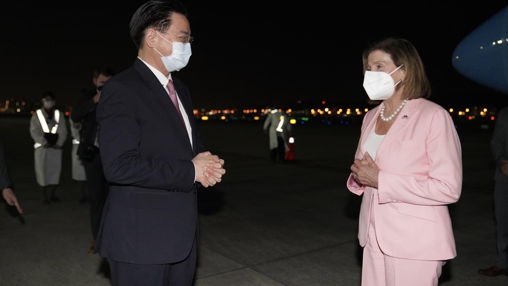 Pelosi ante la presidenta Tsai EEUU no abandonará a Taiwán un