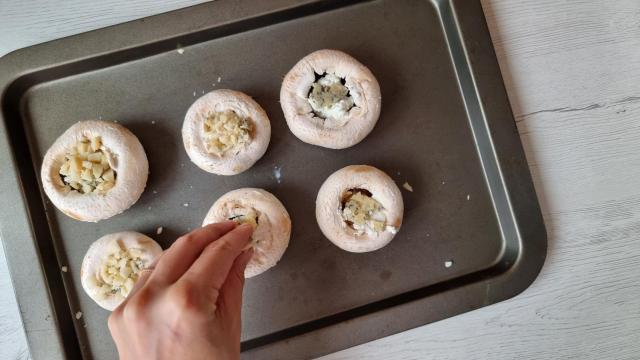 Champi Ones Rellenos De Queso Azul Y Nueces Un Aperitivo En Minutos