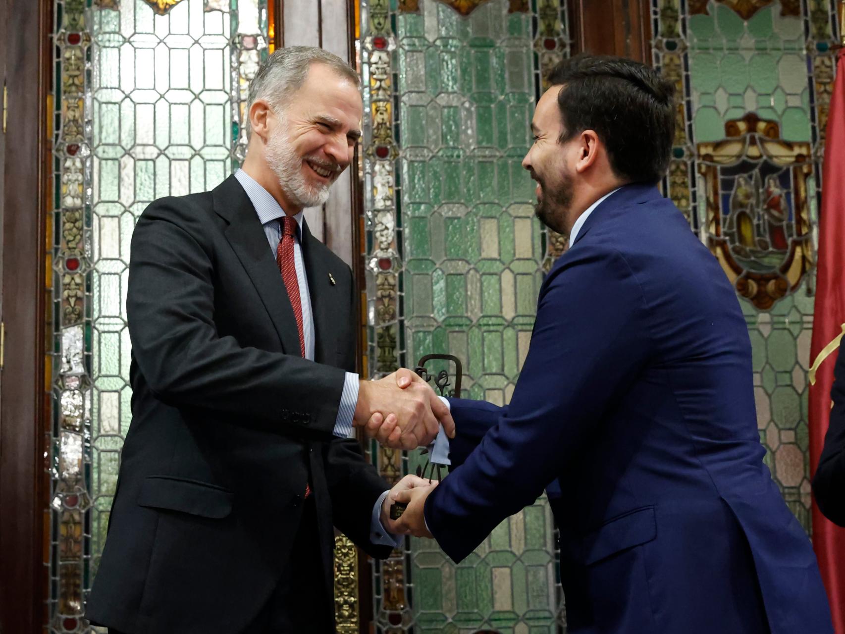 El Rey Felipe Vi Visita Por Sorpresa En Sevilla A Un Amigo Que Sufre