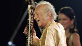 Image: Adiós a Ravi Shankar, el sitar que convirtió a los Beatles