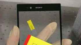 Las casi siete pulgadas del nuevo smartphone de Sony nos hace preguntarnos quién la tiene mas grande