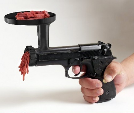 picadora de carne con forma de pistola