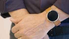 El creador del reloj Moto360 muestra en vídeo como quedará en nuestra muñeca