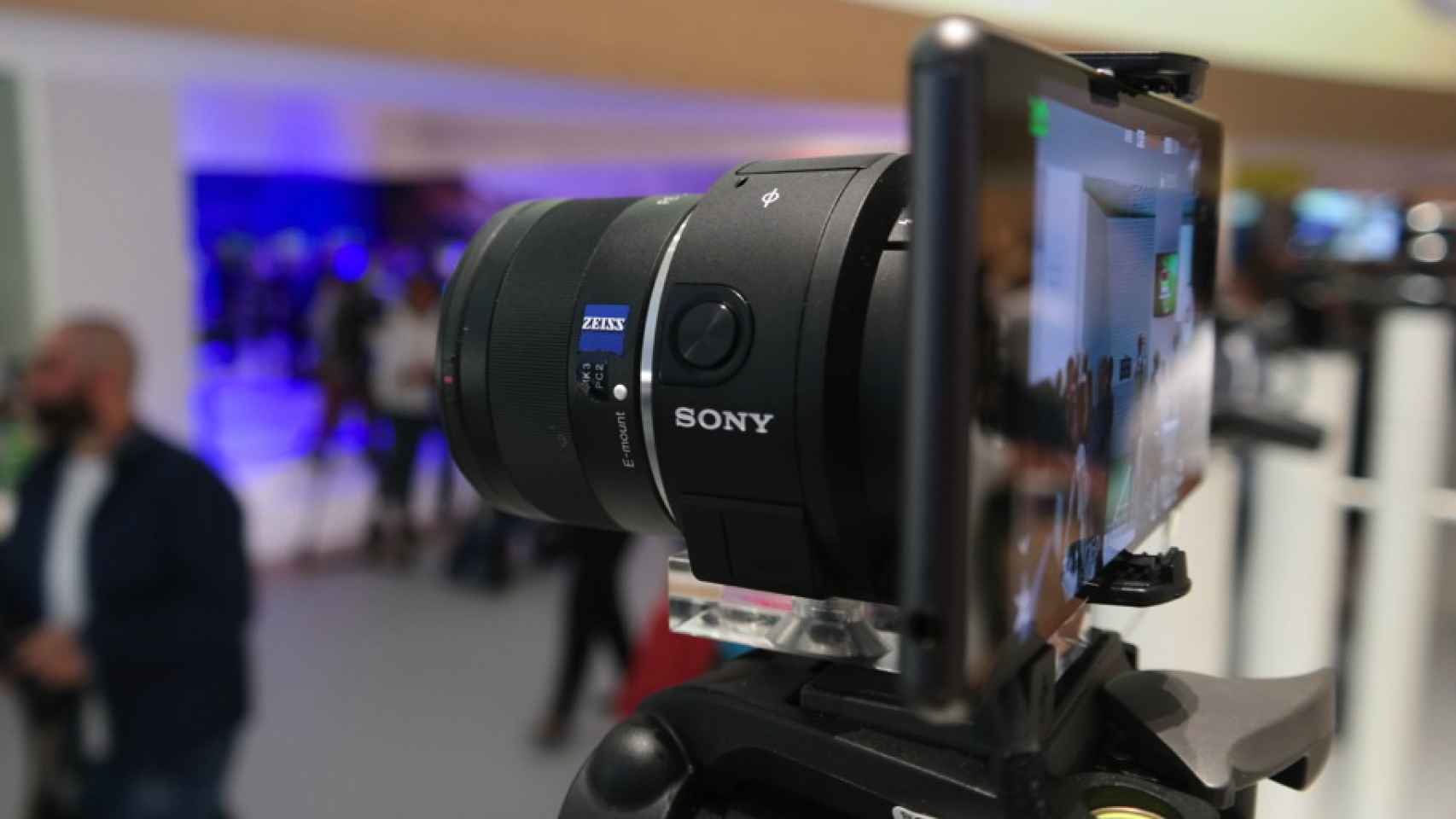 Toma de contacto y vídeo con los nuevos objetivos Sony QX1 y QX30