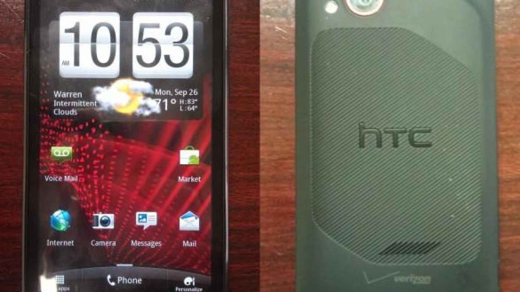 Nuevo HTC Rezound con carga inalámbrica de batería, en fotos