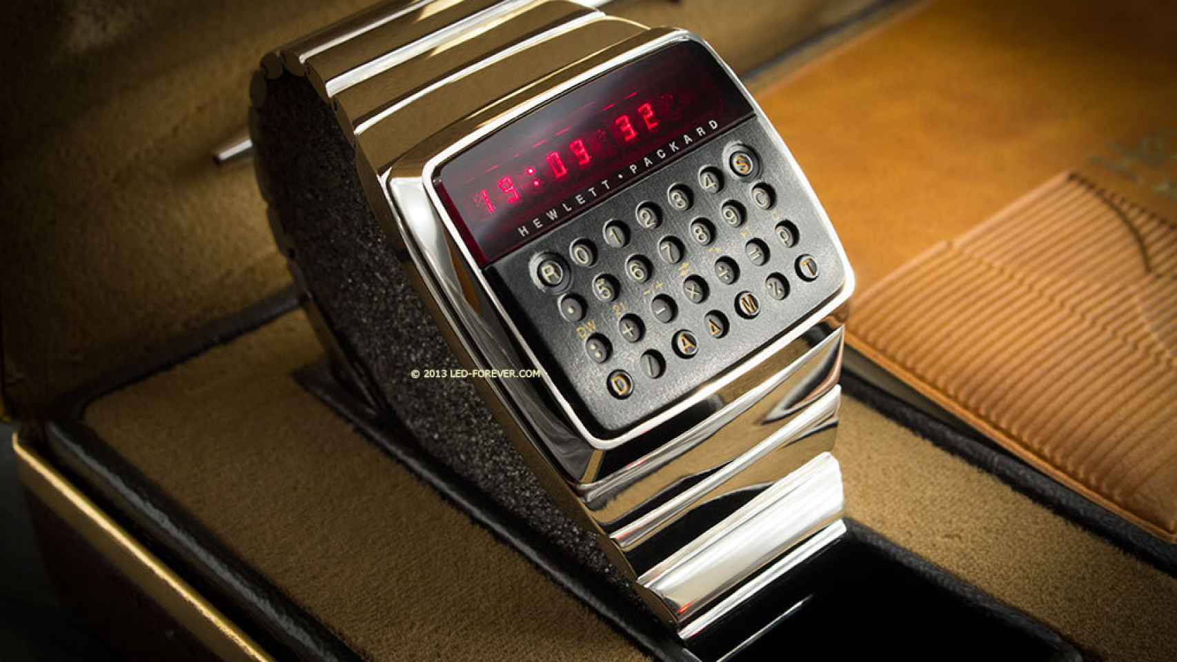 El primer reloj calculadora de la historia puede ser tuyo por 14.500  dólares