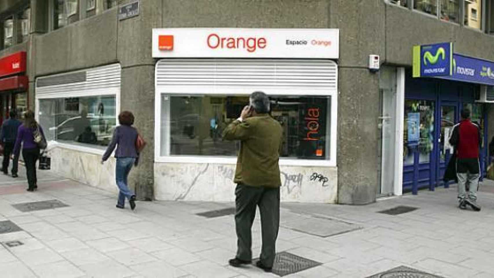 Tiendas-Orange-Movistar-Vodafone-misma-esquina