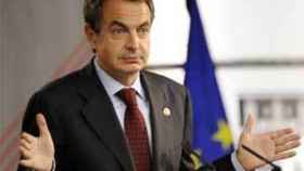 Image: Zapatero garantiza que no se va a cerrar nada en internet