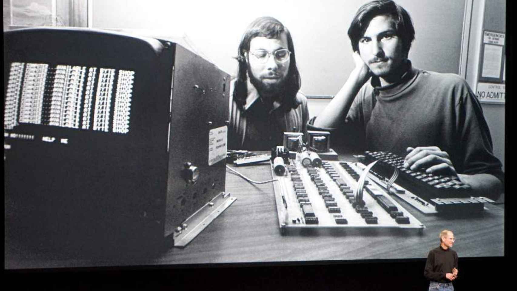 Steve Wozniak junto a Steve Jobs.