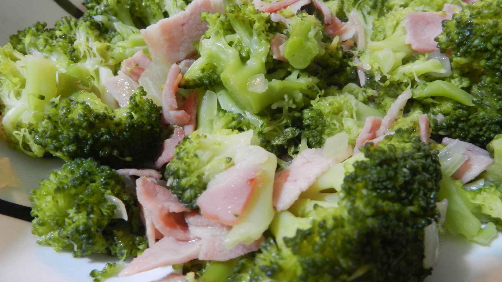 Cociniños: Brócoli con jamón y bacon