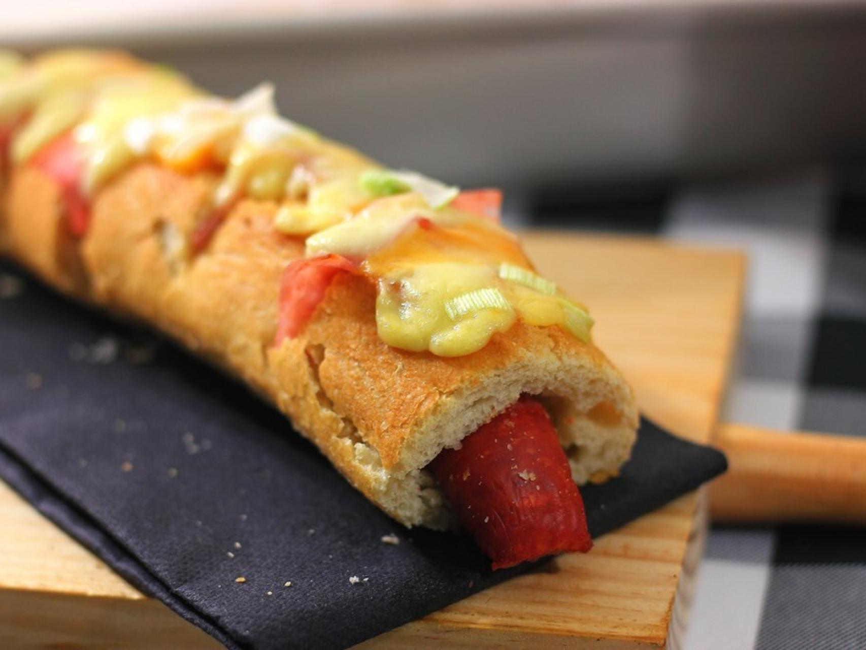 Barra de pan rellena de chistorra, receta rápida