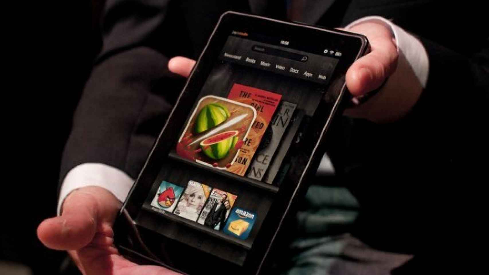 Kindle Fire: Con Android Market, con Root en un 1 click y en vídeo contra el iPad 2