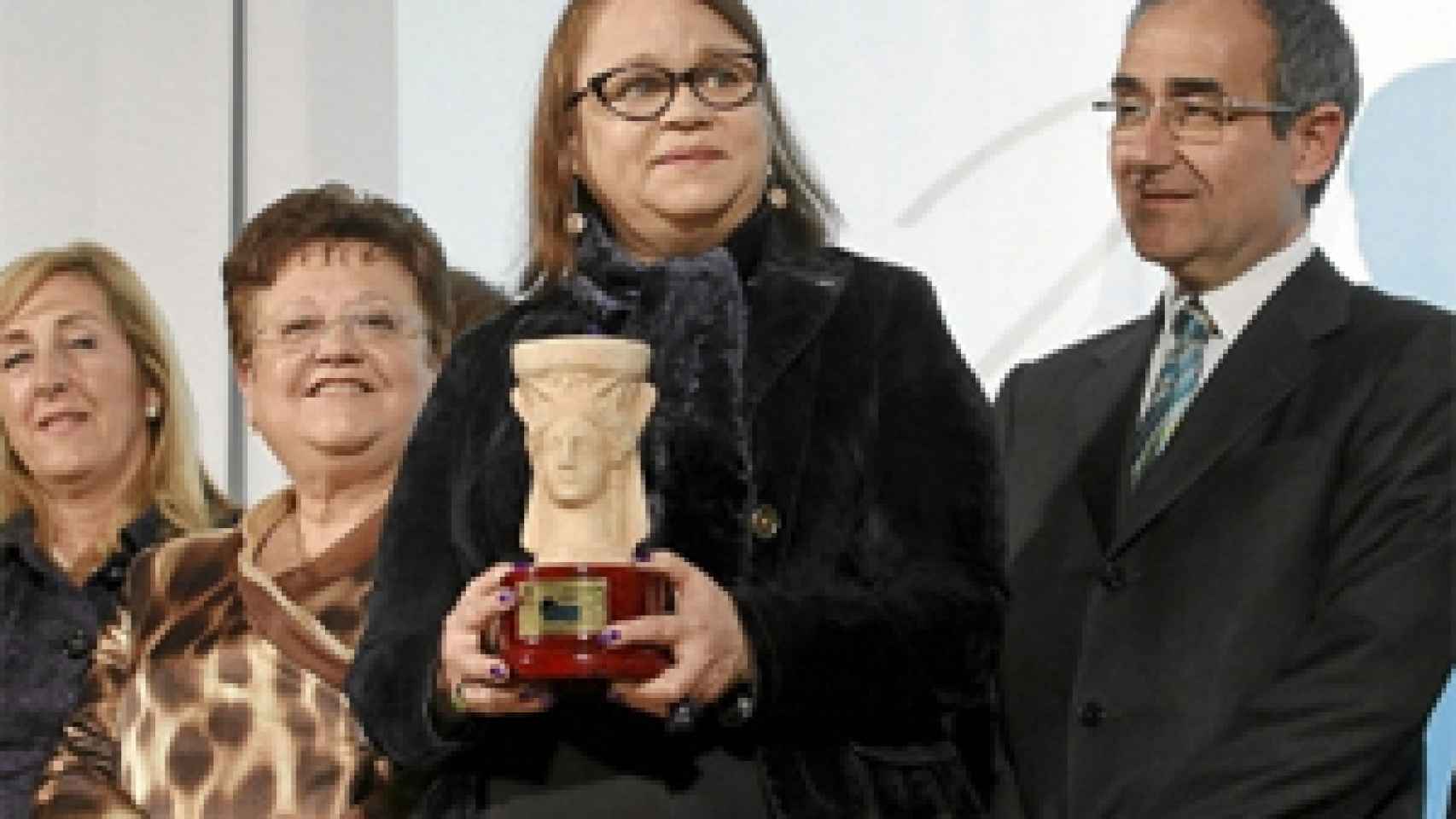 Image: Zoe Valdés gana el Premio Azorín de Novela