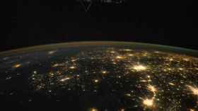 iss-estacion-espacial-internacional-noche