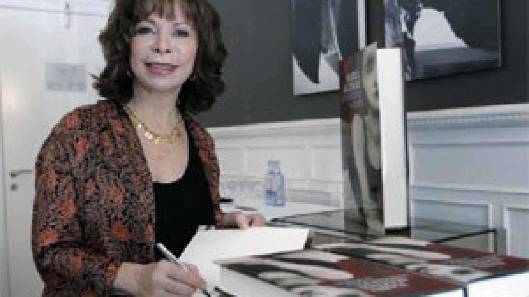 Image: Isabel Allende: Si hoy fuera joven, estaría orgullosa protestando en la calle