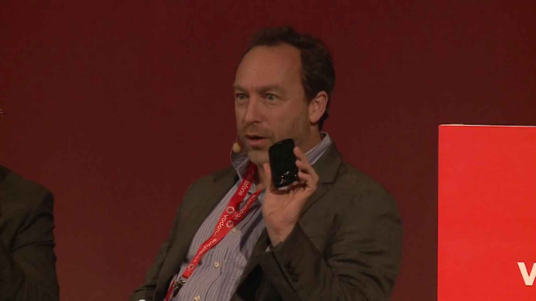 Jimmy Wales explica cómo un Android de 50$ está cambiando África