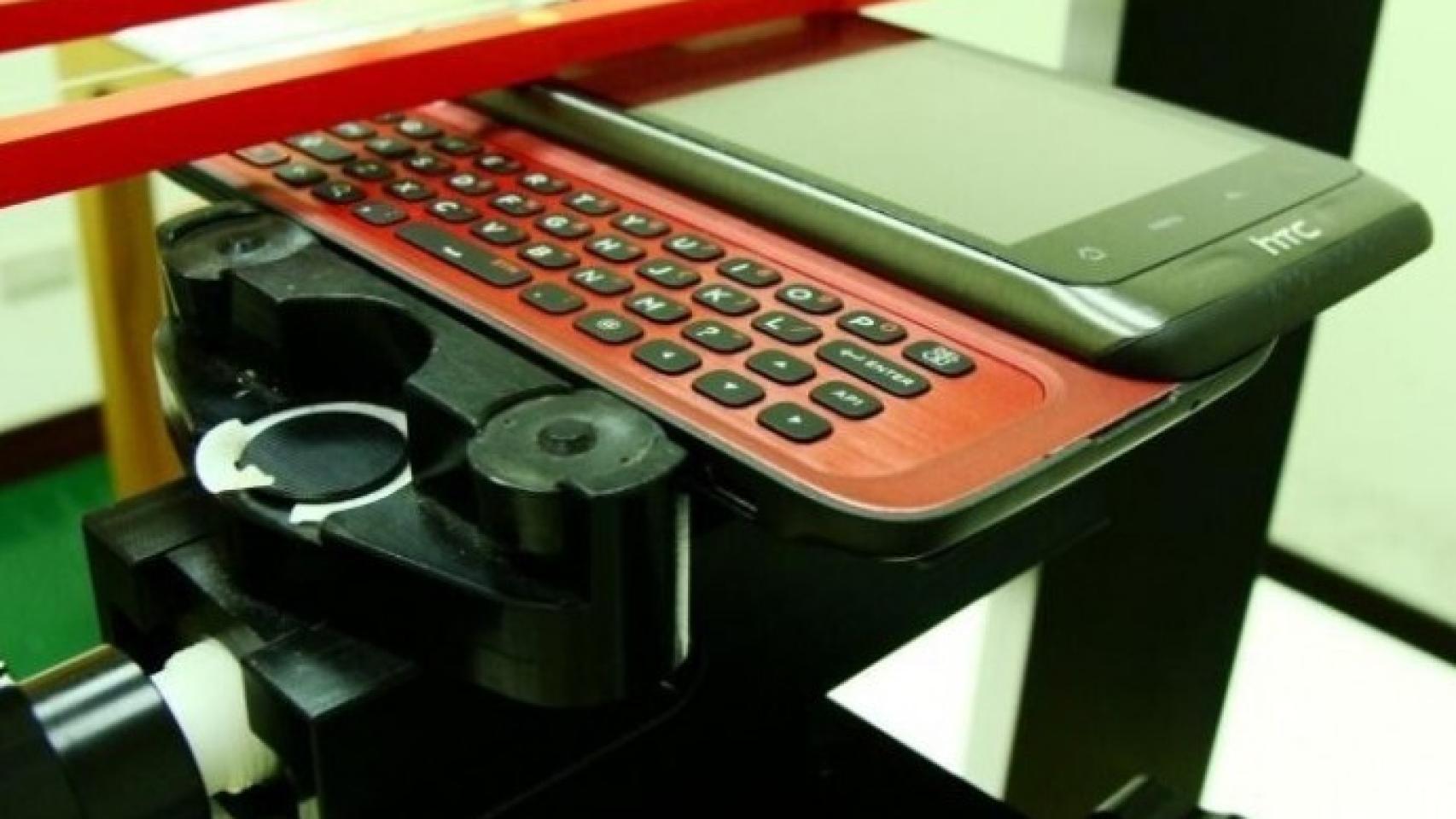 Un nuevo HTC con teclado físico y Android se deja ver
