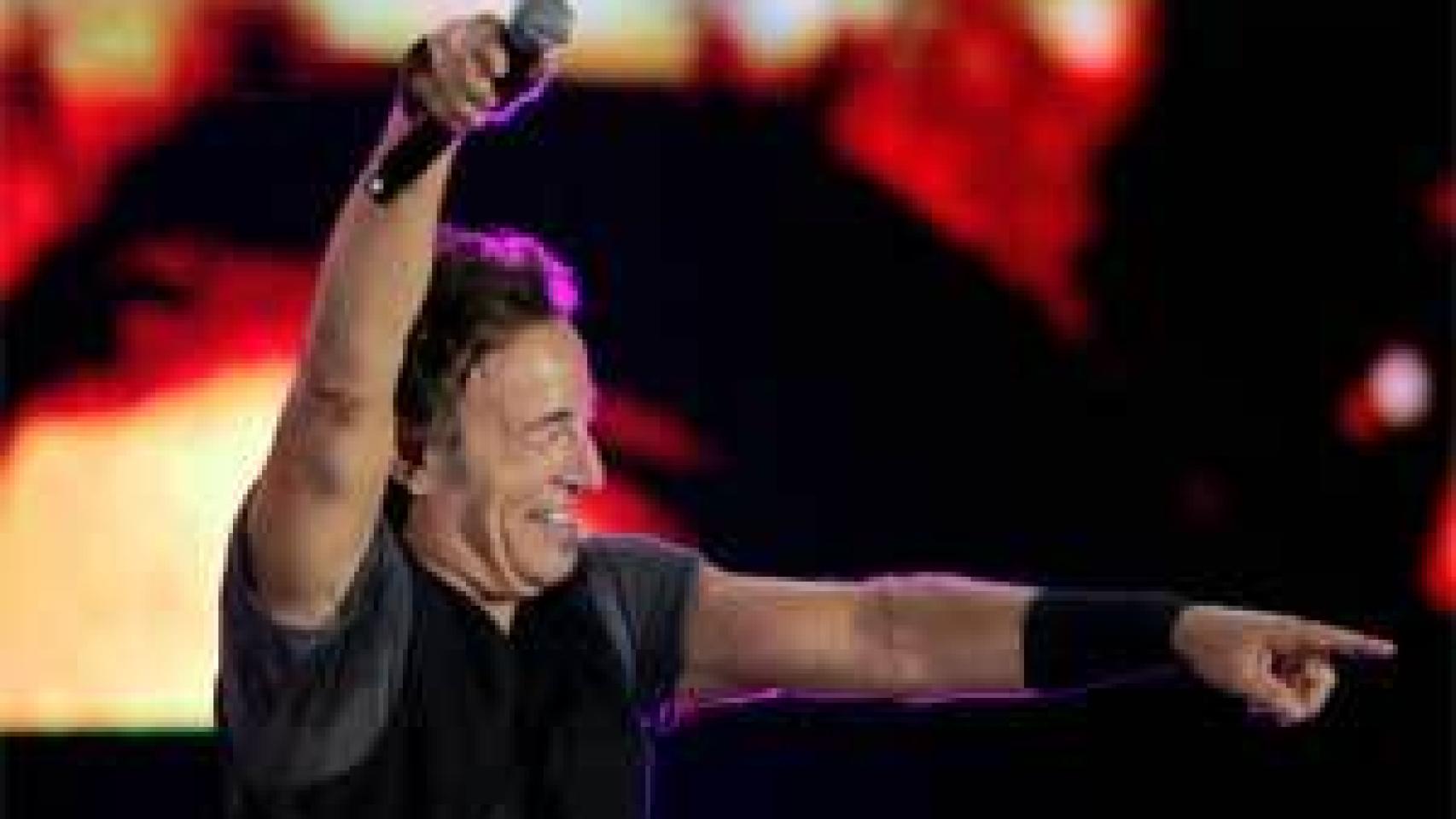 Image: Decenas de denuncias por caos en el concierto de Bruce Springsteen en Santiago