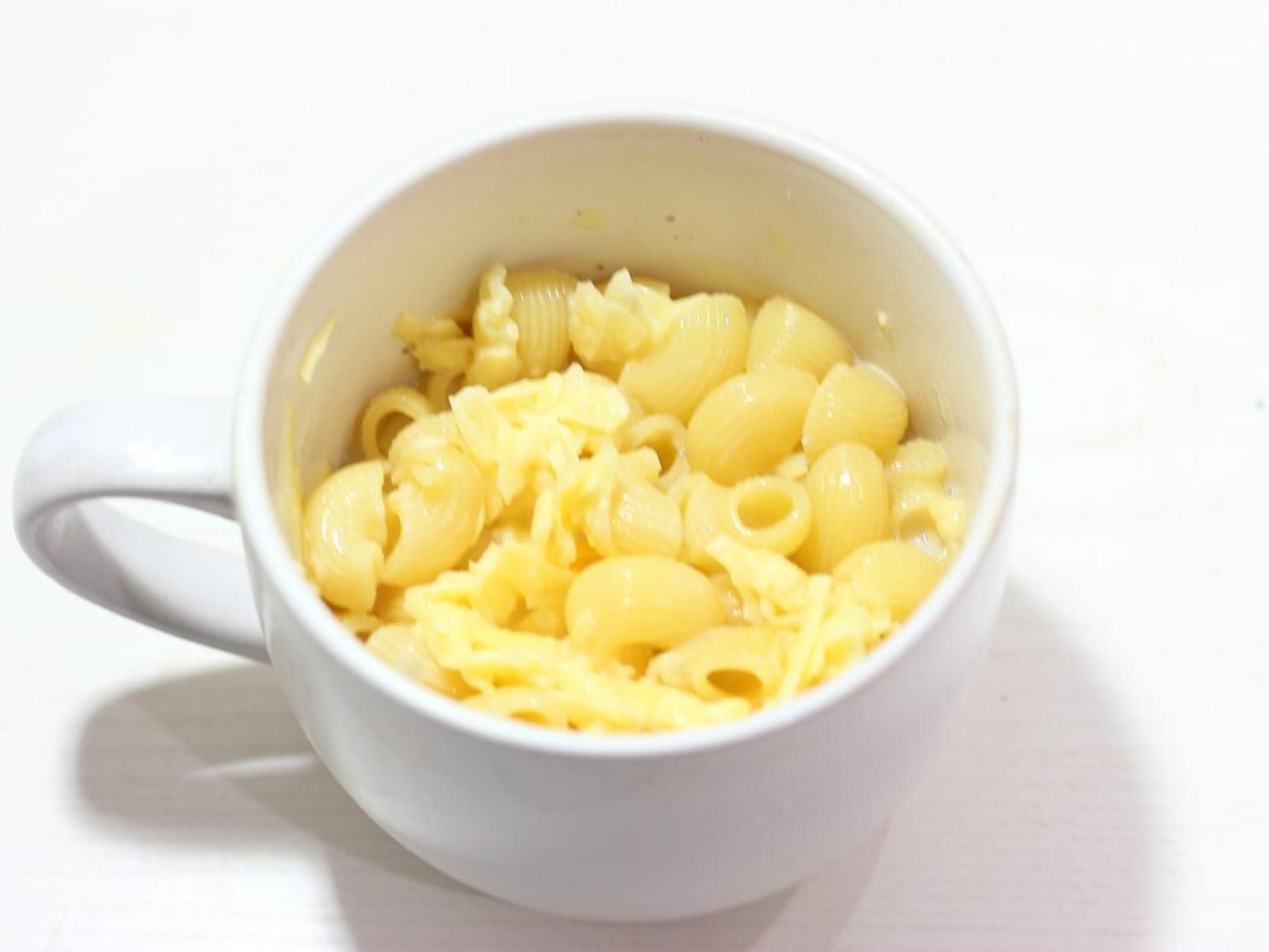 Macarrones con queso en taza, receta para microondas