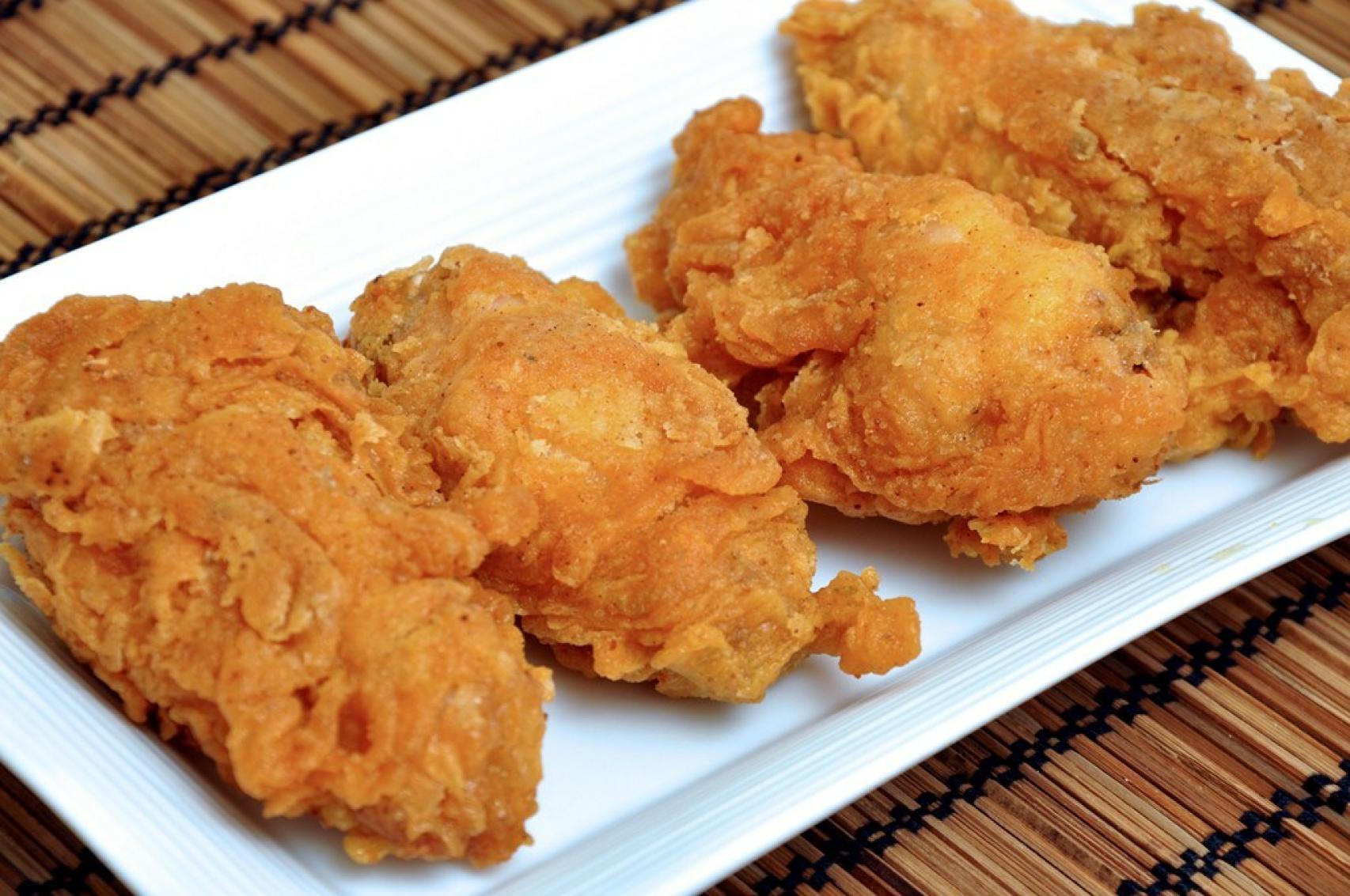 8 recetas fáciles de alitas de pollo para chuparte los dedos este sábado