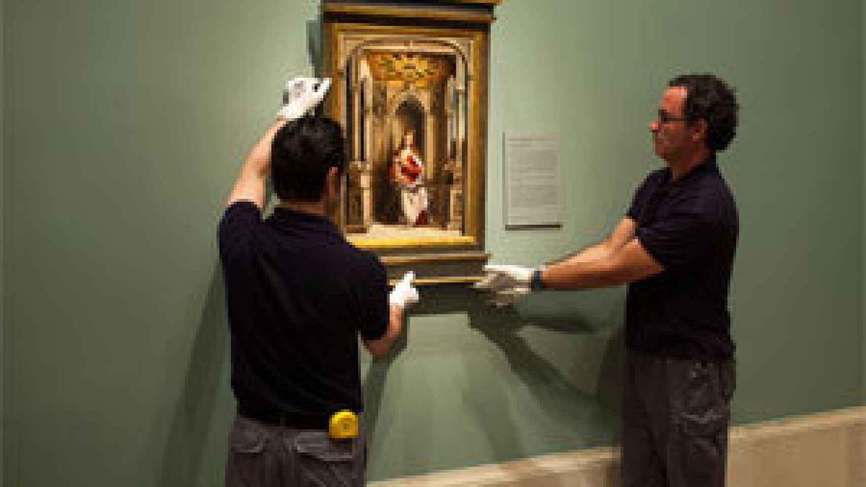 Image: La Virgen de la leche de Berruguete se instala en el Prado
