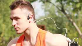 AfterShokz-Sport-male-running