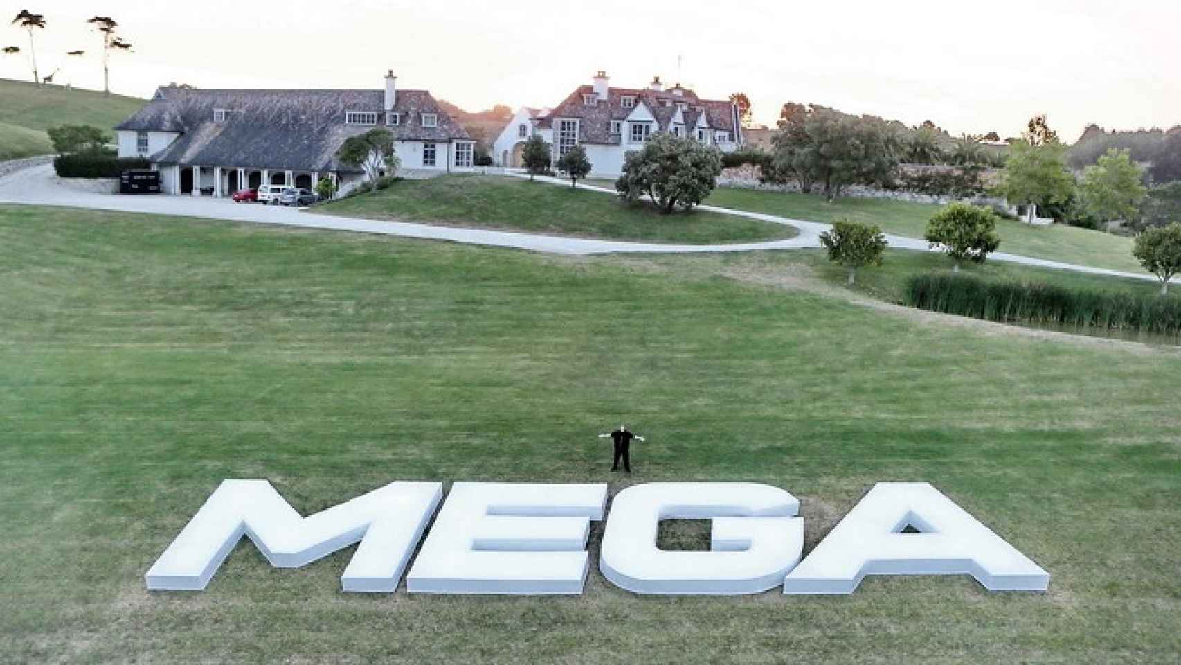mega-mansion-kim-dotcom
