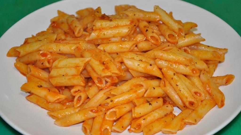 Macarrones con salsa de tomate especial