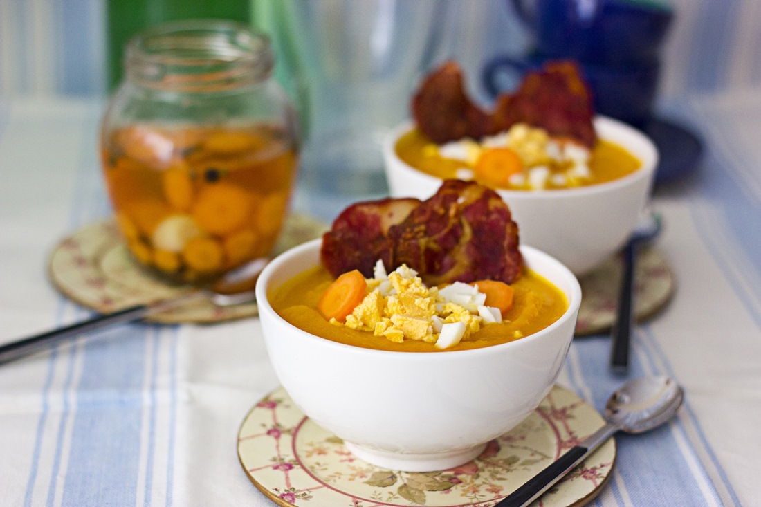Salmorejo de zanahorias con crujiente de lomo