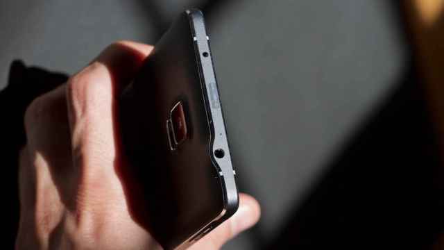 Arregla el GPS de tu Galaxy Note 4 agarrándolo ‘mal’