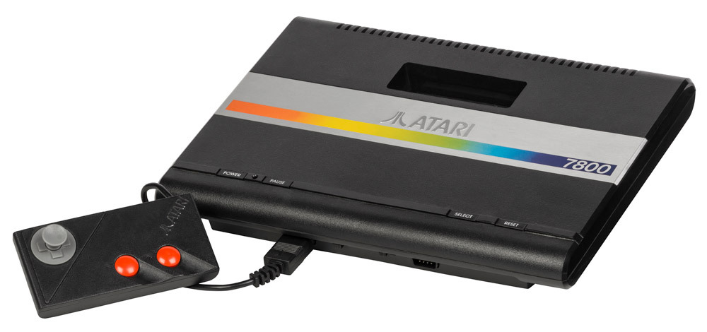 Atari-7800-wControl-Pad-L
