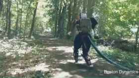 ATLAS, el robot humanoide de Google, ya corre por el bosque