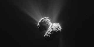 Imagen del cometa 67P/Churyumov-Gerasimenko. Recientemente se ha descrito un ciclo de agua en su superficie.