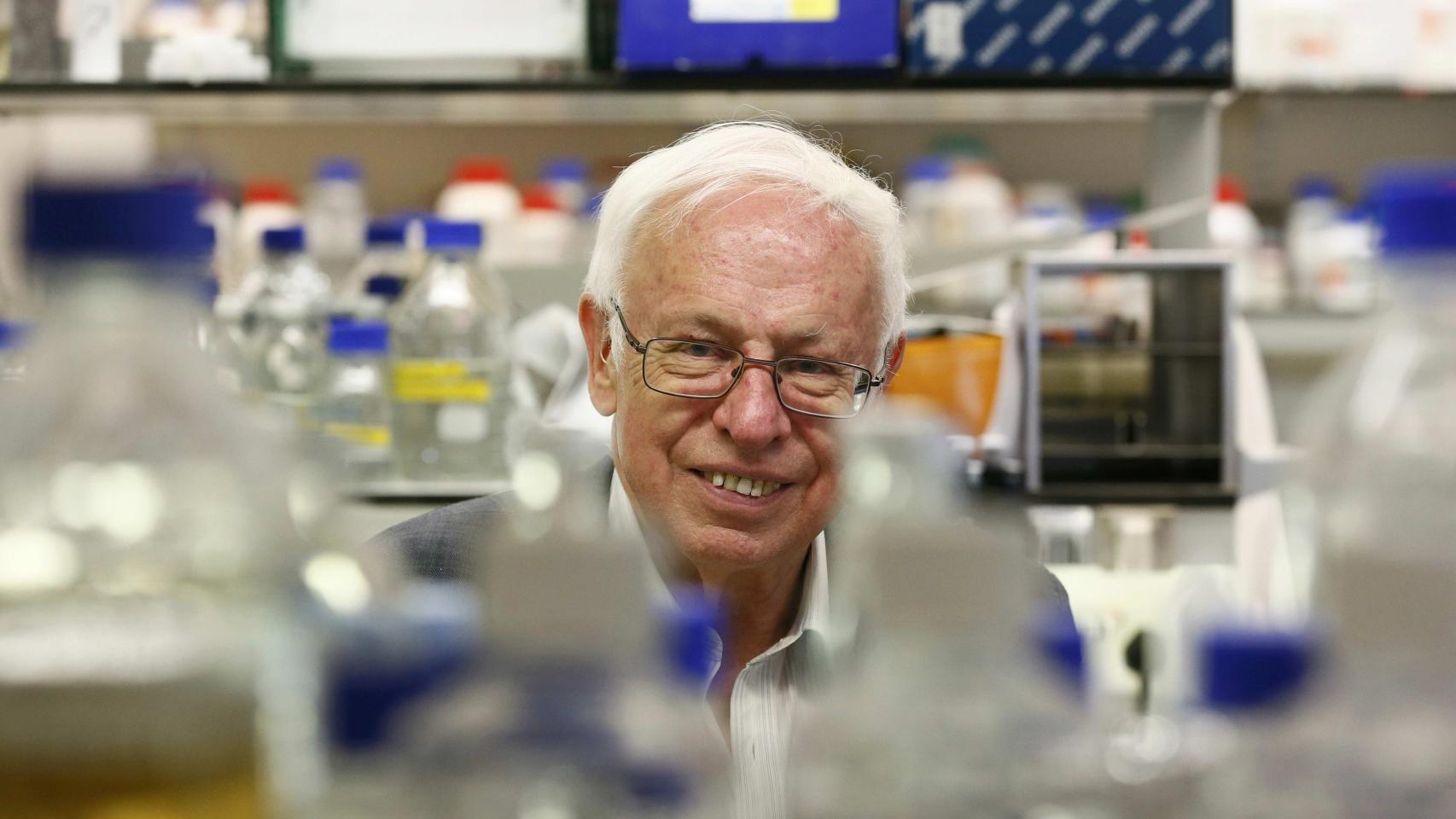 Thomas Lindahl, en su laboratorio.