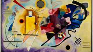 Amarillo-rojo-azul (1925), una de las obras más famosas de Kandinsky