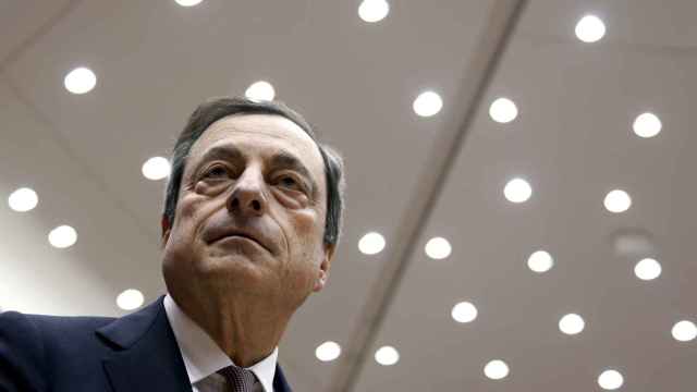 Draghi tiene que cambiar su normativa para aumentar los estímulos