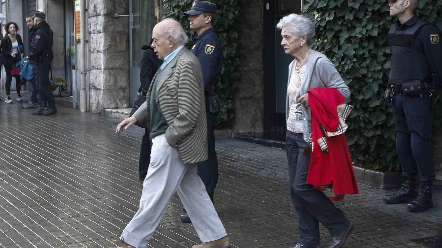 El juez De la Mata ordenó el registro policial de la casa de Jordi Pujol.