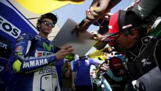 Valentino Rossi ante los micrófonos en Sepang.