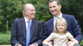 El rey emérito, Juan Carlos I, don Felipe y la Princesa de Asturias