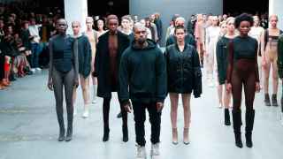El rapero Kanye West diseña el mejor zapato del año