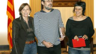 Carme Forcadell (i), junto a Antonio Baños (CUP), y la diputada Anna Gabriel, durante la ronda de contactos previa a la investidura.