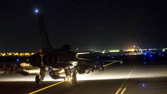 Aviones franceses se preparan para los bombardeos en Raqqa