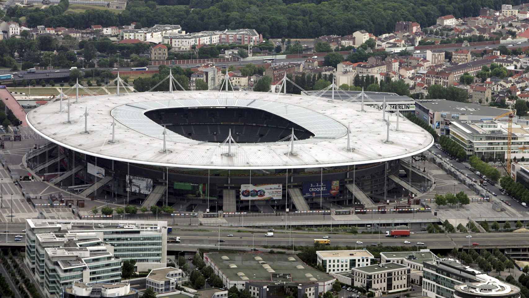 El Estadio de Francia, la mañana después de los atentados.