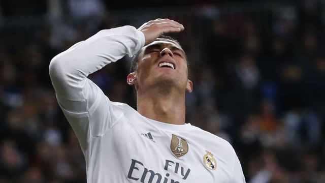 Cristiano Ronaldo, decepcionado tras el Clásico. / Reuters