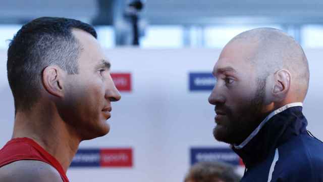 Klitschko y Fury después del pesaje previo a la pelea.
