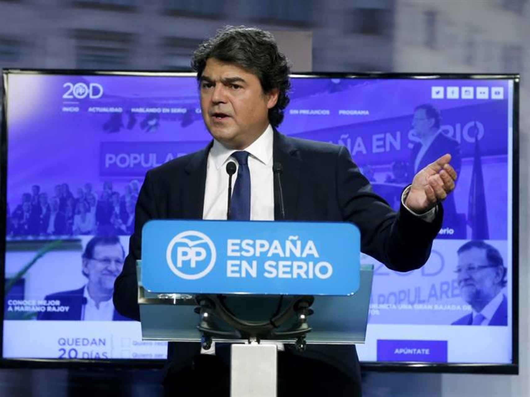 Jorge Moragas en plena presentación de la campaña del PP.