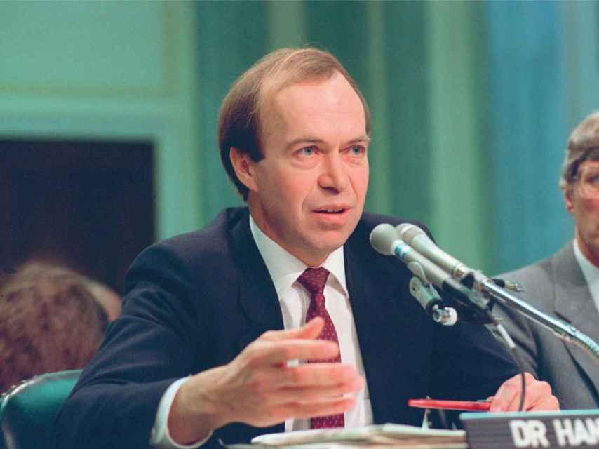James Hansen testifica ante el Congreso de Estados Unidos en 1988.