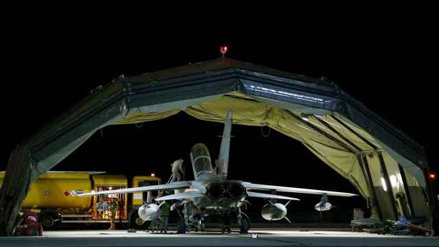 Avión Tornado británico en la base aérea de Chipre