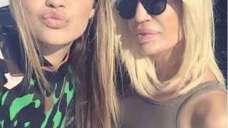 Gigi Hadid y Donatella Versace en su primera foto de Instagram